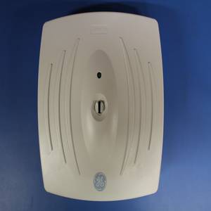 ApexPro™ Active Antenna Assembly 608-614 MHZ ApexPro™ Active Antenna Assembly 608-614 MHZ