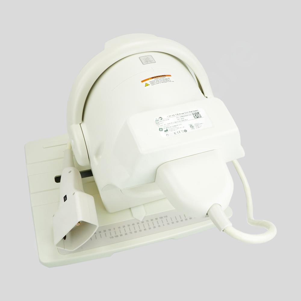 1.5T 8 Channel Transmit/Receive Knee Array for Flat Table 1.5T 8 Channel Transmit/Receive Knee Array for Flat Table